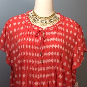 Liz Claiborne NWT flutter sleeve peasant top